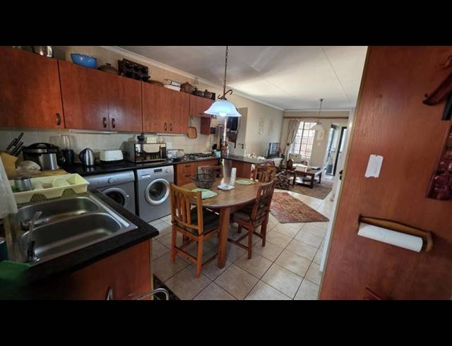 2 BEDROOM TOWNHOUSE FOR SALE IN MONTANA TUINE